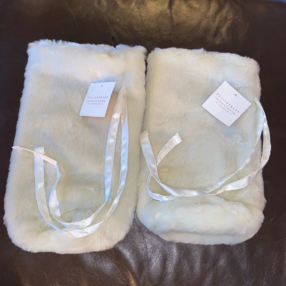 Faux fur wine bottle holders